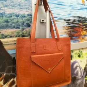 Harana Chestnut tote bag