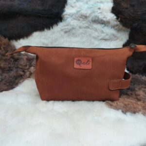 Sarabi leather toiletry in nubuck brown