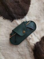 Sankara sunglasses holder in green