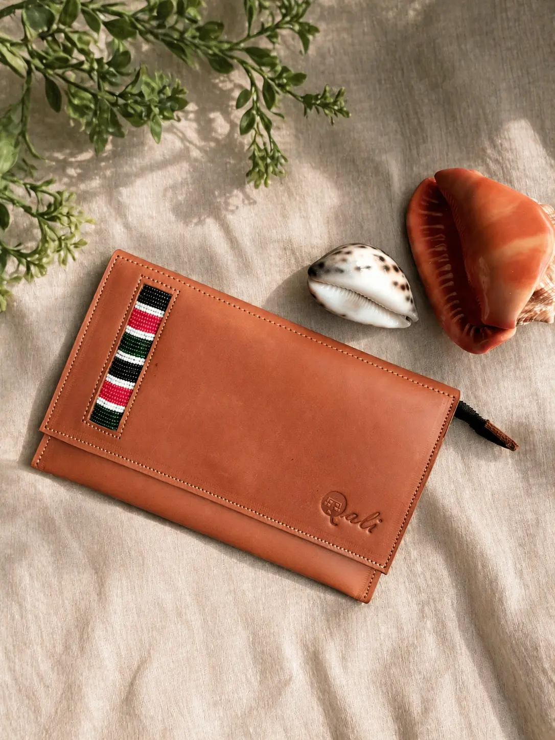 Malkia beaded leather clutch in Chestnut